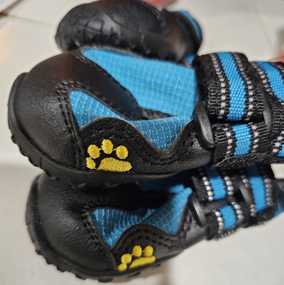 Dog shoes